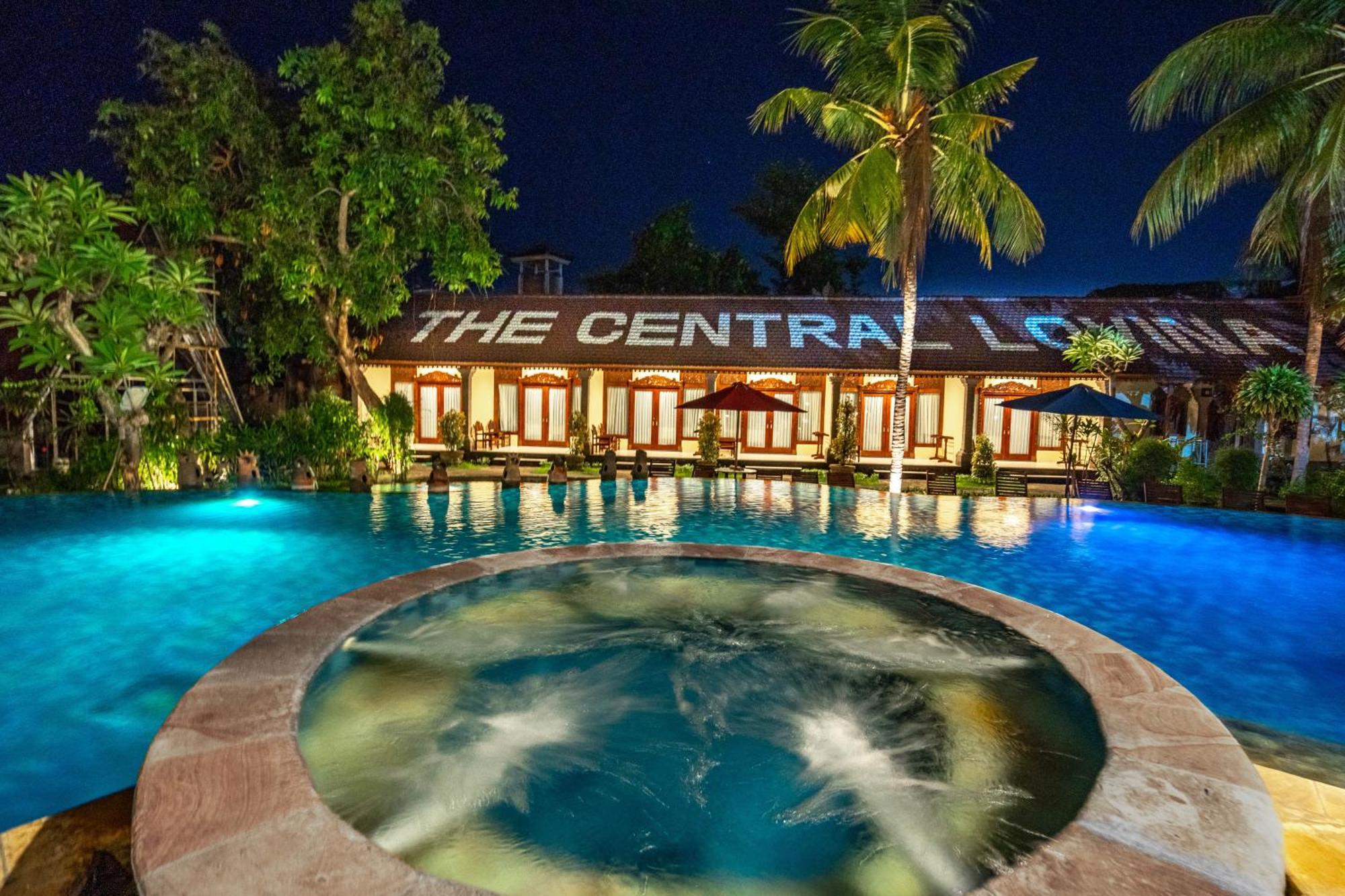 The Central Lovina Hotel & Restaurant Экстерьер фото
