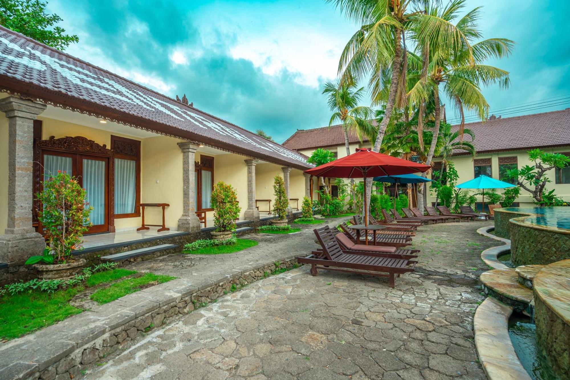 The Central Lovina Hotel & Restaurant Экстерьер фото